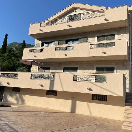 Villa Pul Risan Exteriér fotografie