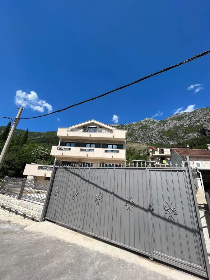 Villa Pul Risan Exteriér fotografie