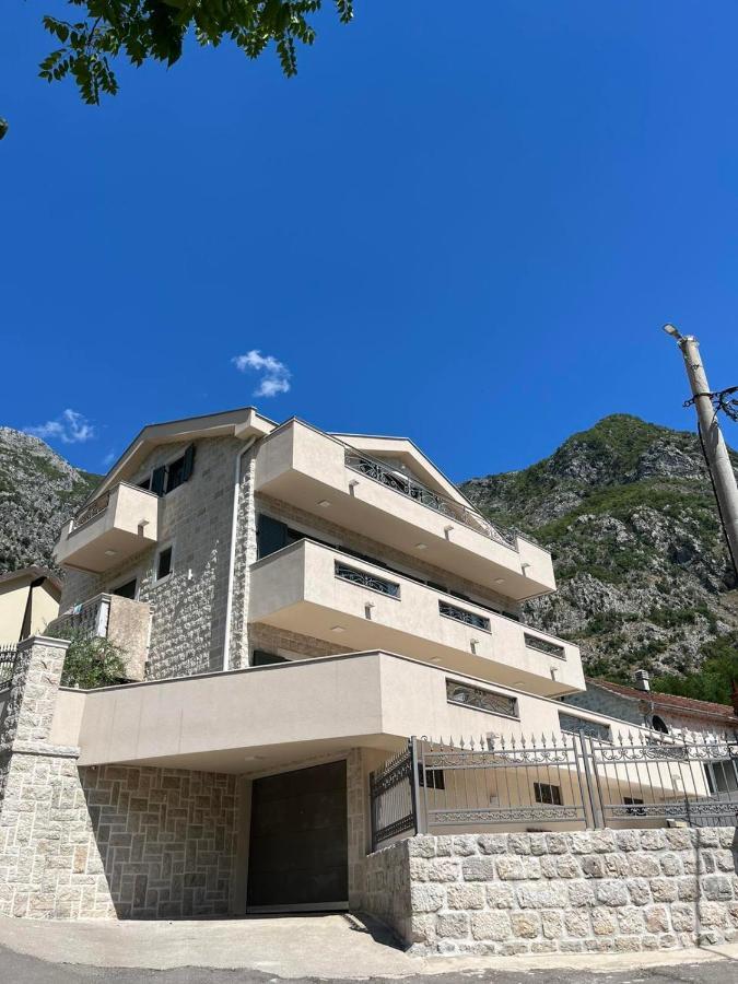 Villa Pul Risan Exteriér fotografie