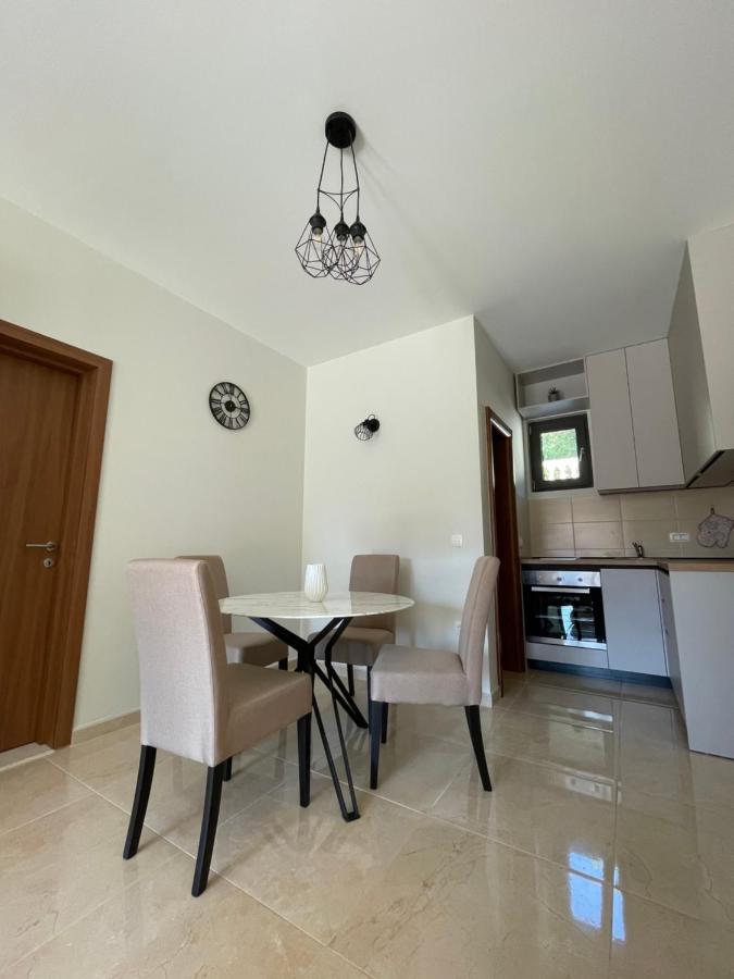 Villa Pul Risan Exteriér fotografie