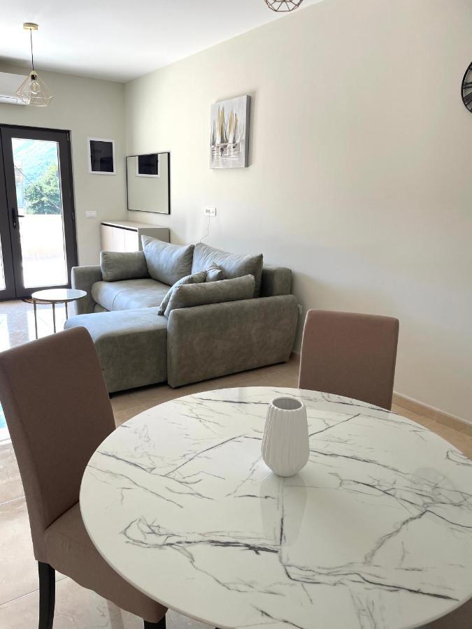 Villa Pul Risan Exteriér fotografie