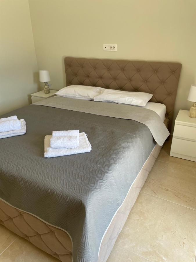 Villa Pul Risan Exteriér fotografie