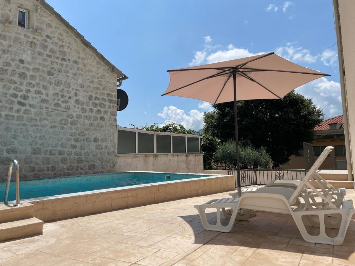 Villa Pul Risan Exteriér fotografie