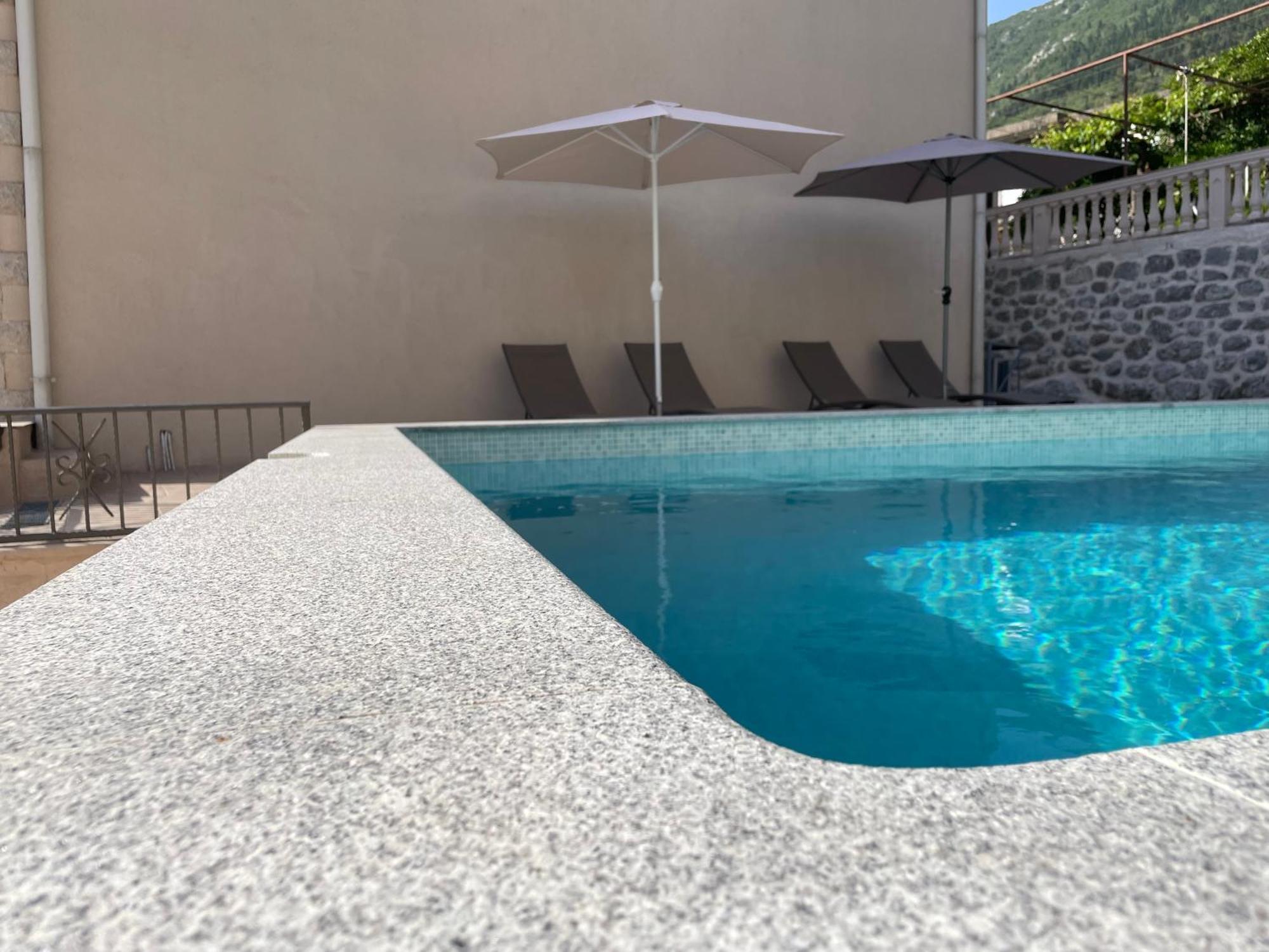 Villa Pul Risan Exteriér fotografie